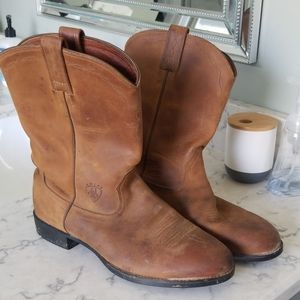 Women's Ariat boots size 10B
